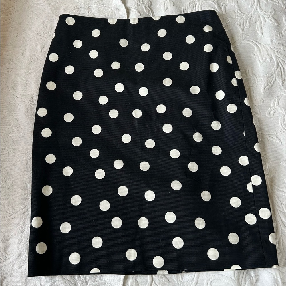 Ann Taylor Black and White Polka Dot mini pencil skirt, NWT, 2p